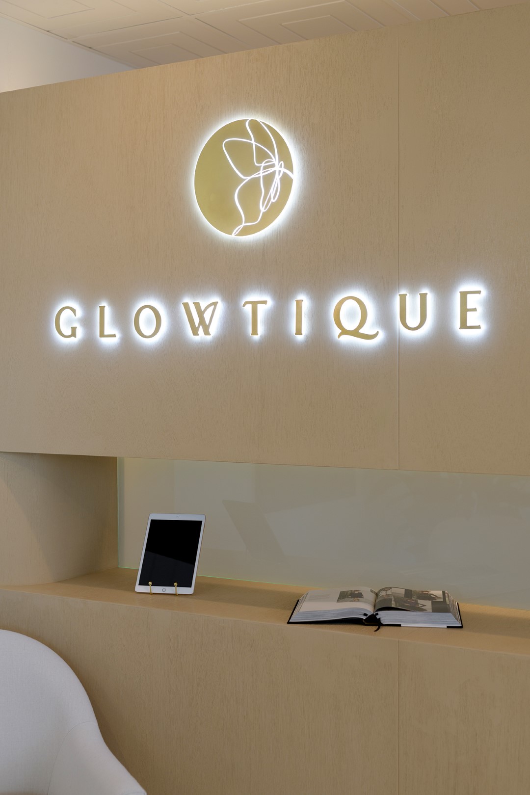 Glowtique, Bowen Hills
